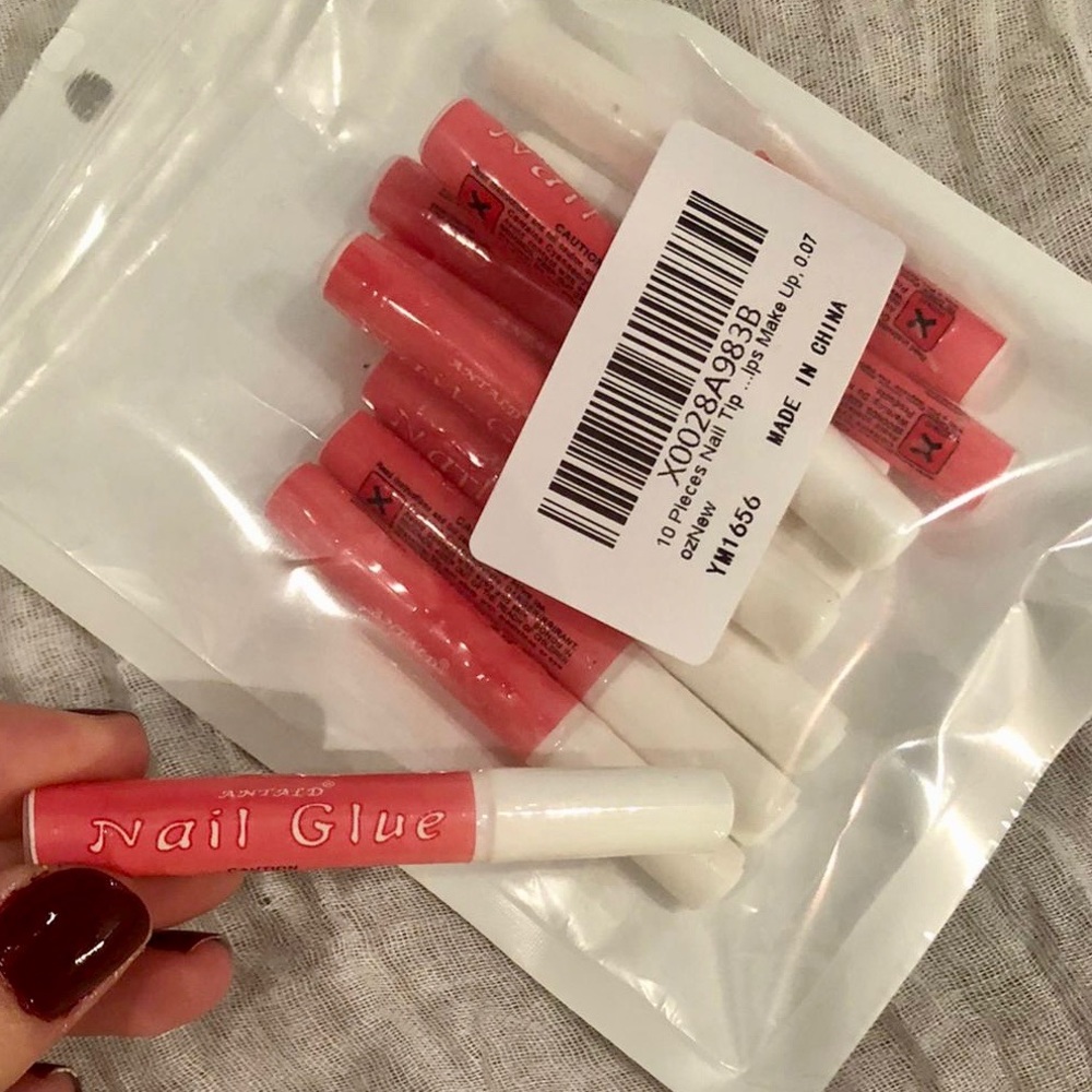 Nail glue